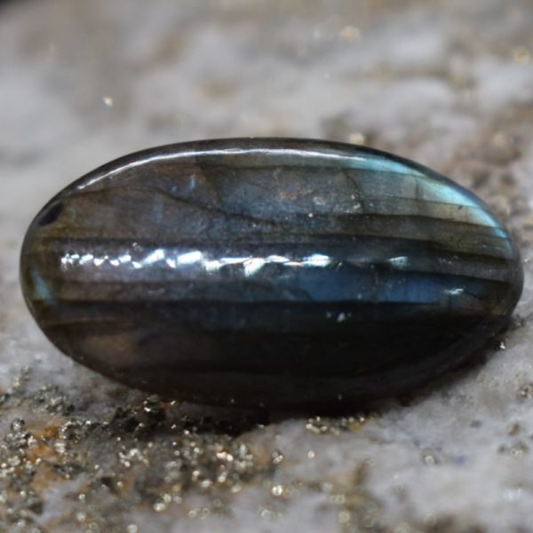 Labradorite stone 2