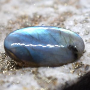 Labradorite stone 6