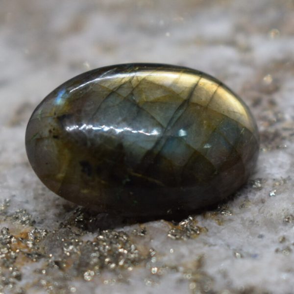 Labradorite stone 7