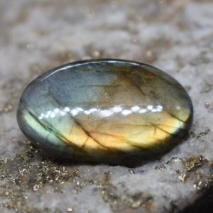 Labradorite stone 1