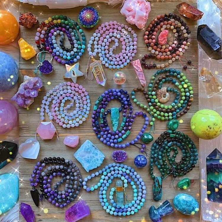7 Calming Crystals to Relieve Anxiety & Stress Naturally1