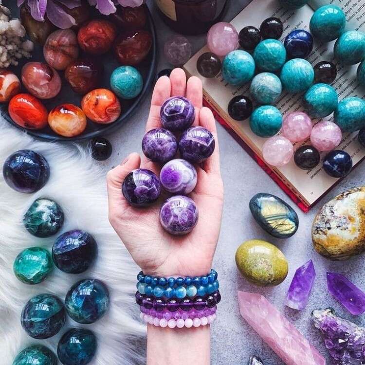 7 Calming Crystals to Relieve Anxiety & Stress Naturally3