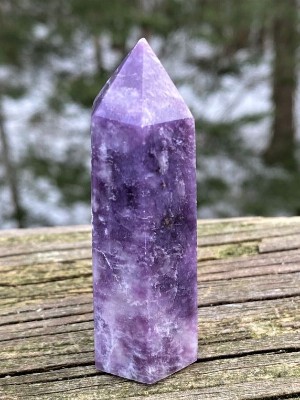7 Calming Crystals to Relieve Anxiety & Stress Naturally7
