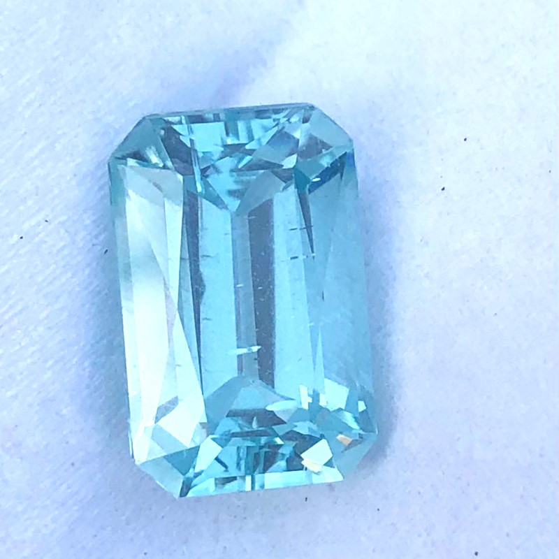 Natural Apatite Gemstone 8.45 Ct