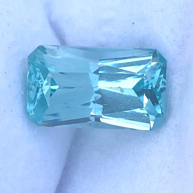 Natural Apatite Gemstone 9.92 Ct