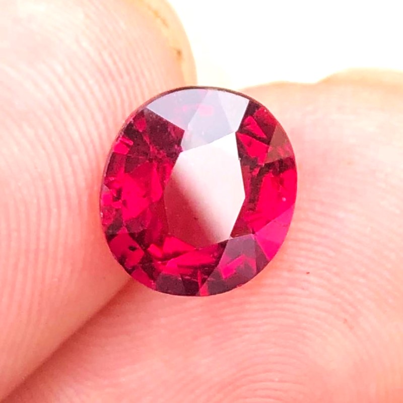 Natural Rhodolite garnet 3.05 Ct
