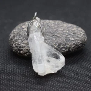 Faden Quartz pendant