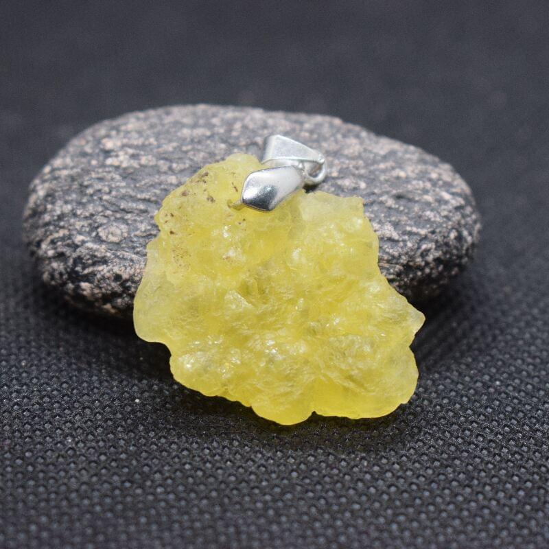 Brucite pendant